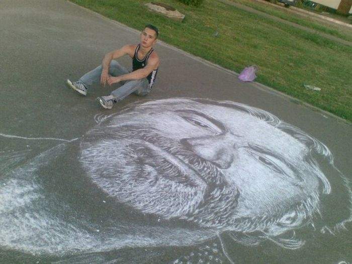 ...Вы можете также заказать фотопечать на тротуаре и заборах...