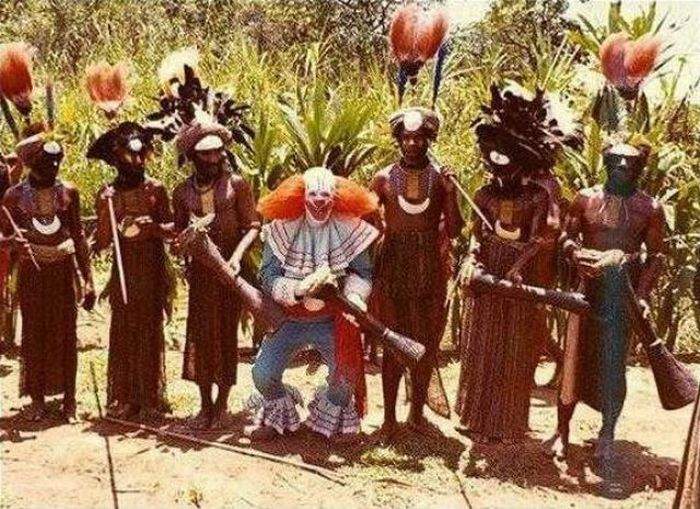 Пиндосский шпион, растворившийся среди местного населения