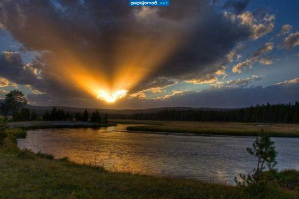 там вдапи за рекой догорали огни