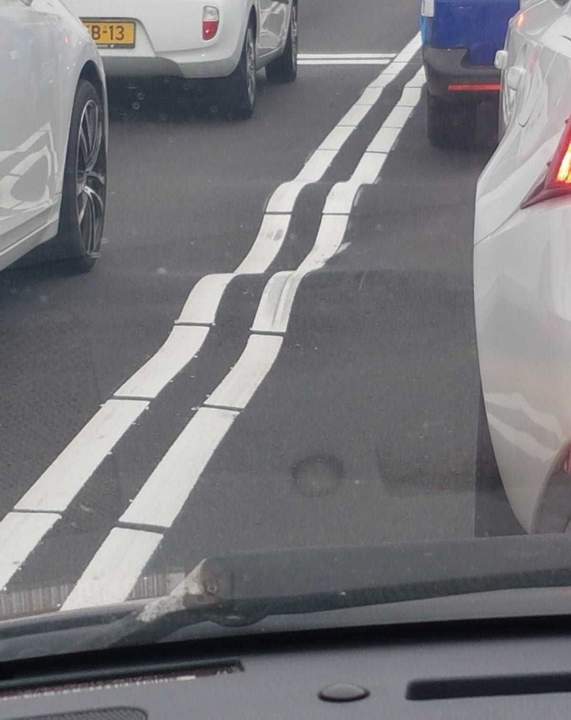 А дорога белыми лентами вьётся,,,,,,,,,