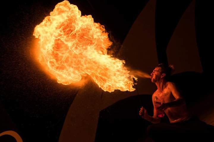 "Драконы нервно курят в углу"