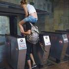 "Выход не платный, куда платить-то? Просто, она устала, а парень молодец."