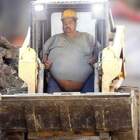 "Бульдозерист должен сидеть в кабине плотно, дабы не вывалится в случае чего"